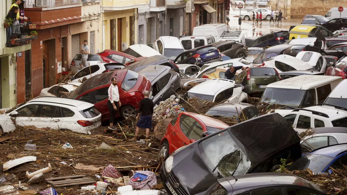 Le Nombre De Victimes Des Inondations D Vastatrices En Espagne A D Pass Les Personnes Ccn